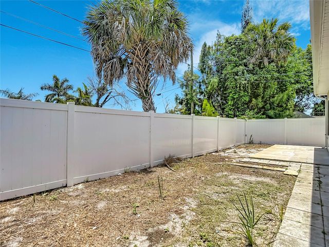 5065 67TH WAY N, St Petersburg, FL 33709
