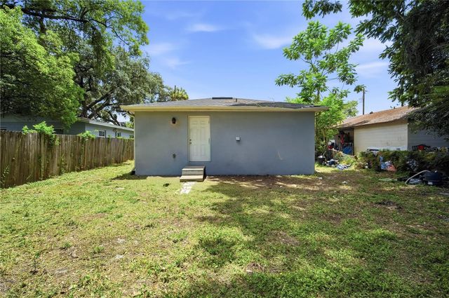 8310 N BROOKS STREET, Tampa, FL 33604