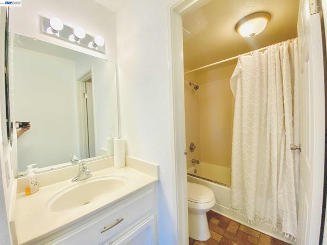 2505 Miramar Ave 122, Castro Valley, CA 94546