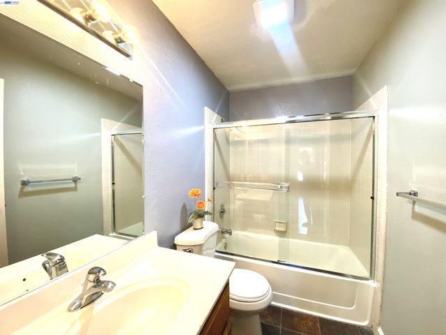 2505 Miramar Ave 122, Castro Valley, CA 94546