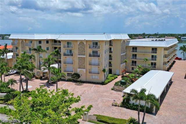 3000 Gulf Shore BLVD N 213, Naples, FL 34103