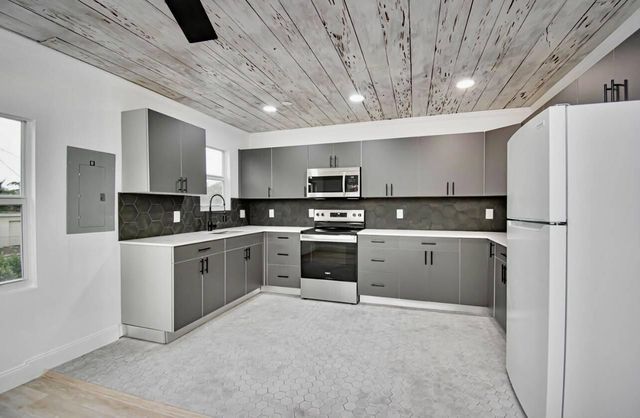 318 N E Street, Lake Worth Beach, FL 33460