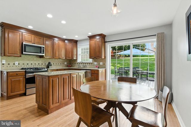 481 RED COAT LN, Wayne, PA 19087