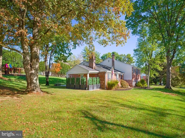 481 RED COAT LN, Wayne, PA 19087