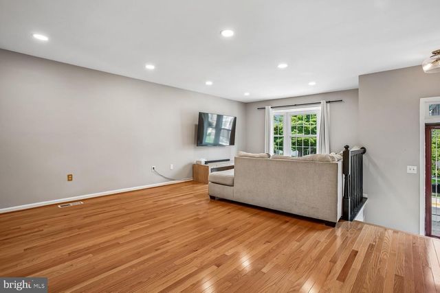 5944 NORHAM DR, Alexandria, VA 22315