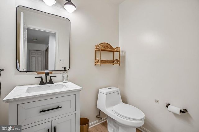 5944 NORHAM DR, Alexandria, VA 22315