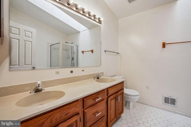5944 NORHAM DR, Alexandria, VA 22315