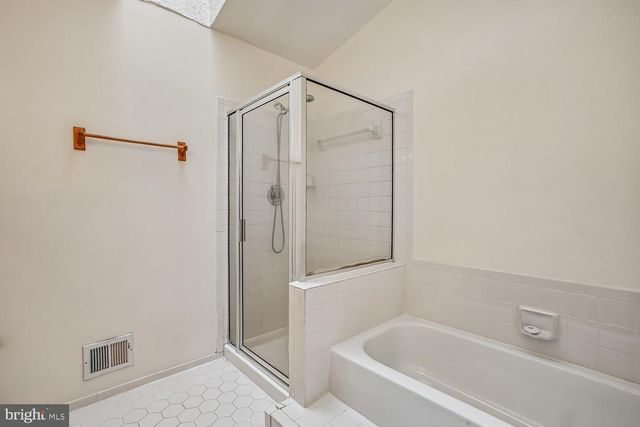 5944 NORHAM DR, Alexandria, VA 22315