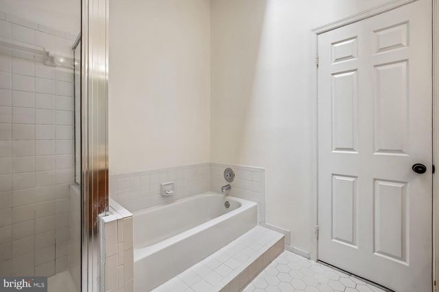 5944 NORHAM DR, Alexandria, VA 22315