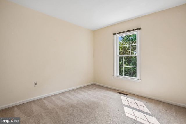 5944 NORHAM DR, Alexandria, VA 22315