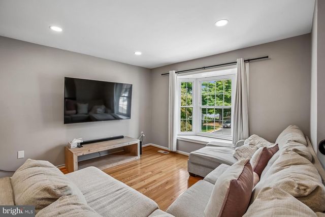 5944 NORHAM DR, Alexandria, VA 22315
