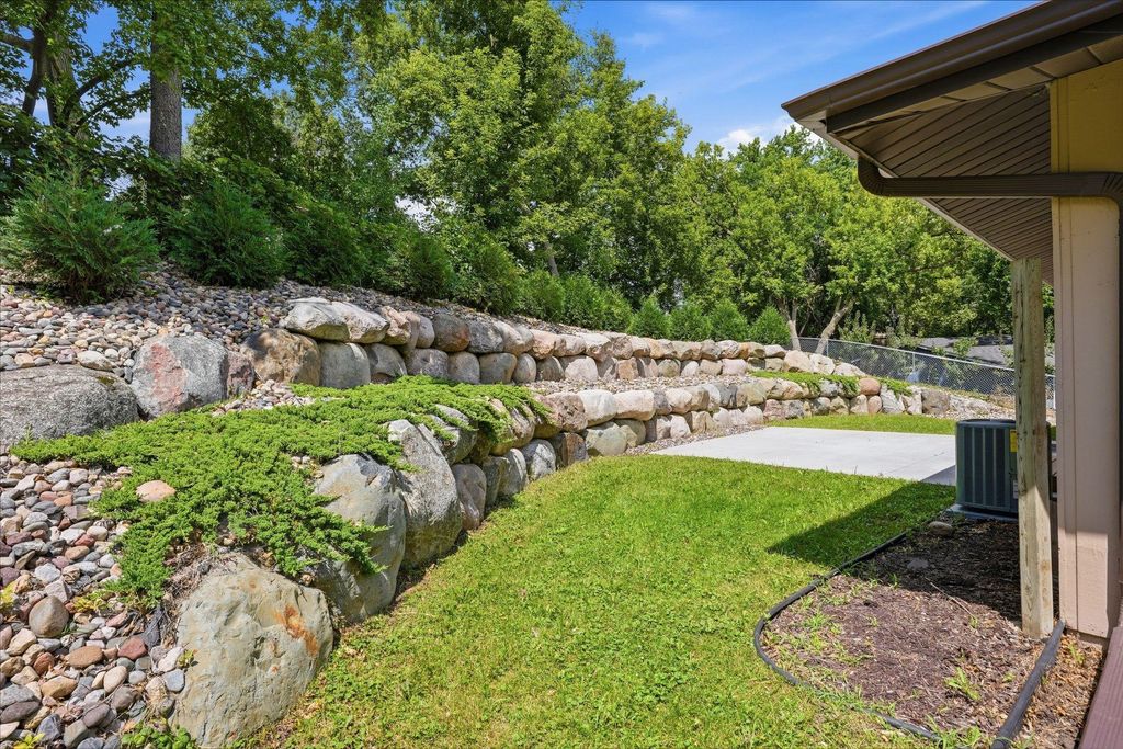 13412 Arden Circle, Burnsville, MN 55337 — photo 2