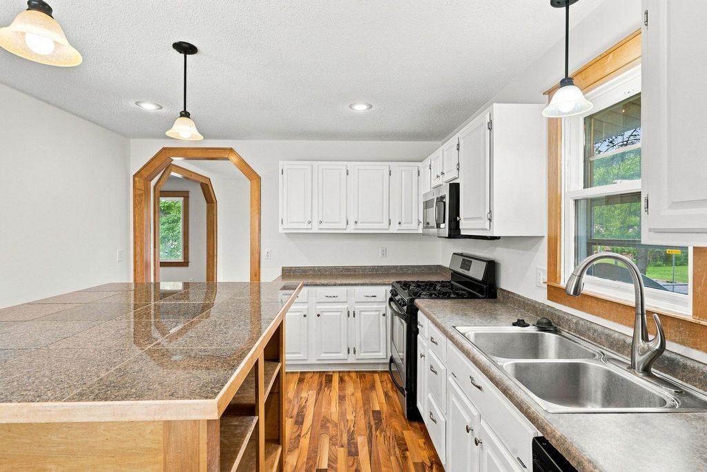 13412 Arden Circle, Burnsville, MN 55337 — photo 5