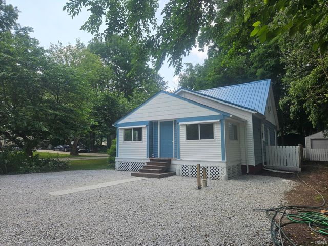 8416 E Lindstrom Lane, New Carlisle, IN 46552