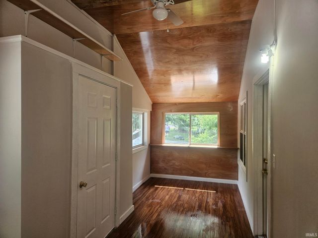 8416 E Lindstrom Lane, New Carlisle, IN 46552