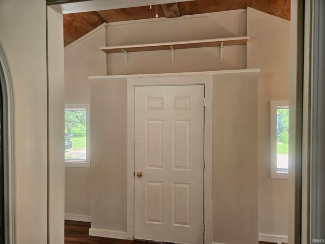 8416 E Lindstrom Lane, New Carlisle, IN 46552