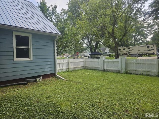 8416 E Lindstrom Lane, New Carlisle, IN 46552