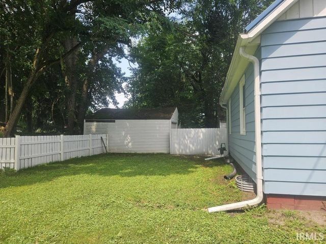8416 E Lindstrom Lane, New Carlisle, IN 46552