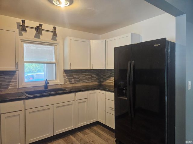 8416 E Lindstrom Lane, New Carlisle, IN 46552