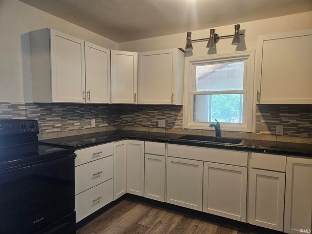 8416 E Lindstrom Lane, New Carlisle, IN 46552