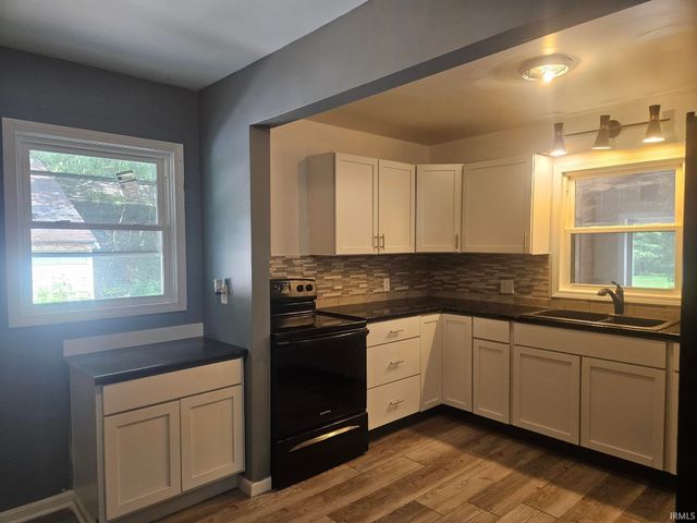 8416 E Lindstrom Lane, New Carlisle, IN 46552