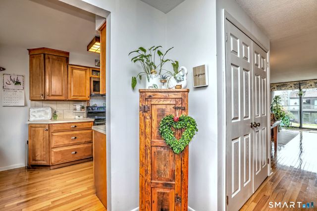 7 Harbour Village A, Branford, CT 06405