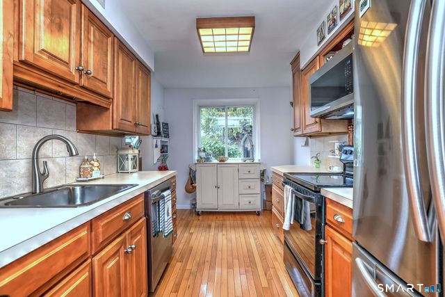 7 Harbour Village A, Branford, CT 06405