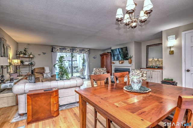 7 Harbour Village A, Branford, CT 06405