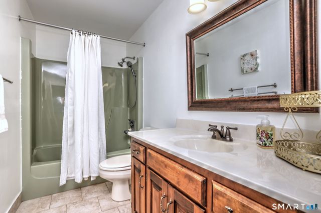 7 Harbour Village A, Branford, CT 06405