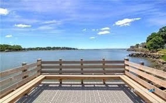 7 Harbour Village A, Branford, CT 06405