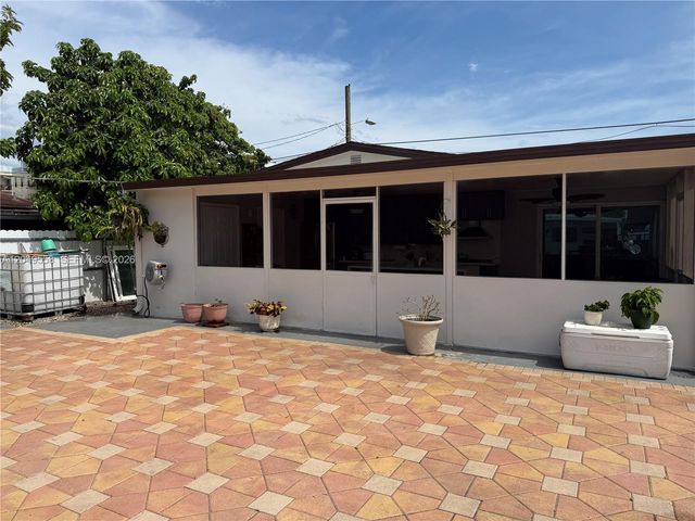 2642 Atlantic Ave, Opa-locka, FL 33054