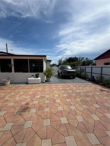 2642 Atlantic Ave, Opa-locka, FL 33054