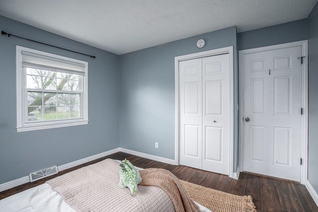 402 W Sheridan Drive, Eldridge, IA 52748