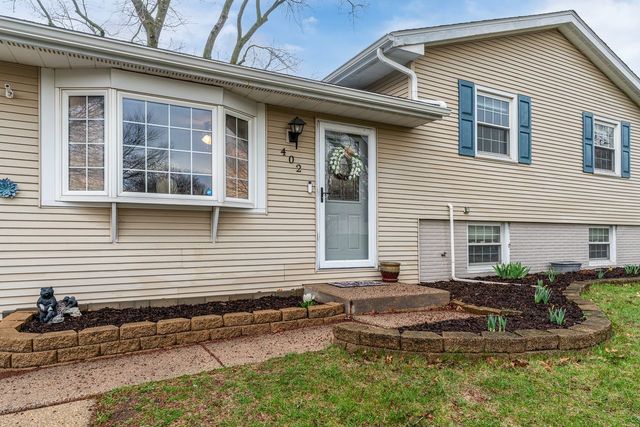 402 W Sheridan Drive, Eldridge, IA 52748