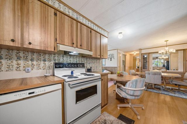 132 LAKEVIEW DRIVE 132, Palmetto, FL 34221