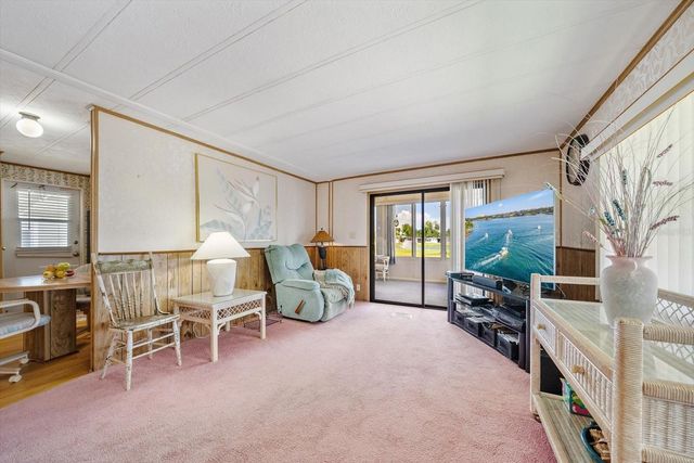 132 LAKEVIEW DRIVE 132, Palmetto, FL 34221