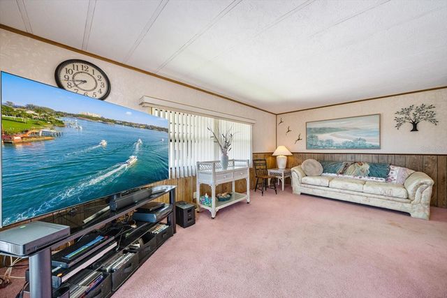 132 LAKEVIEW DRIVE 132, Palmetto, FL 34221