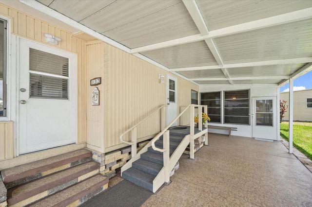 132 LAKEVIEW DRIVE 132, Palmetto, FL 34221