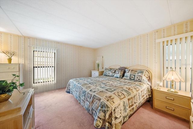 132 LAKEVIEW DRIVE 132, Palmetto, FL 34221