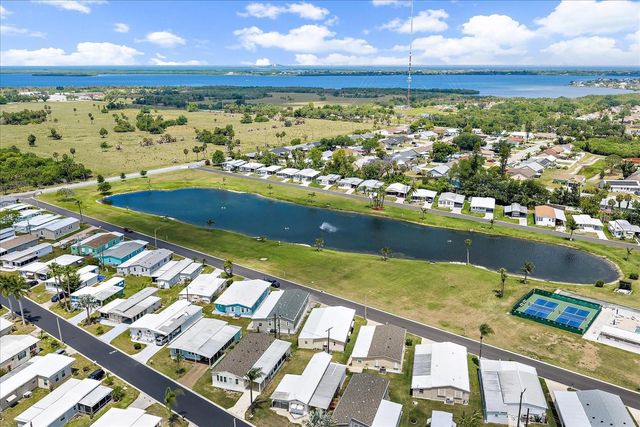 132 LAKEVIEW DRIVE 132, Palmetto, FL 34221