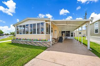 132 LAKEVIEW DRIVE 132, Palmetto, FL 34221