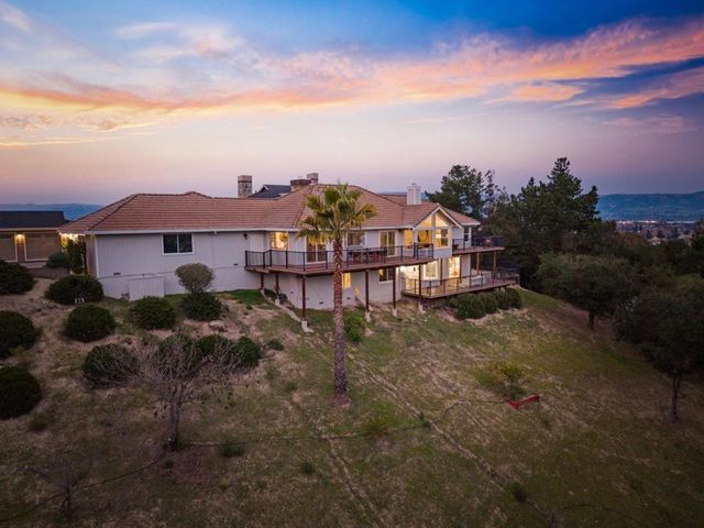 1501 Welburn Avenue, Gilroy, CA 95020