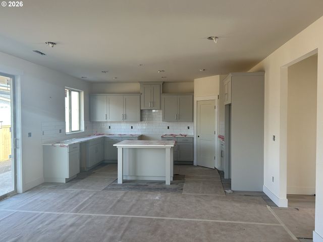 1160 Rachel Ln, Molalla, OR 97038