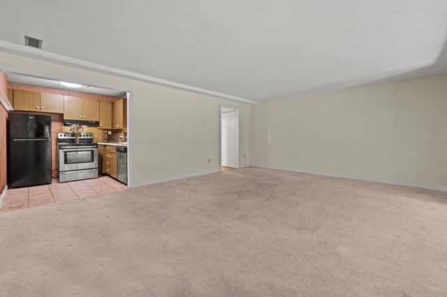 374 Great Rd 11, Acton, MA 01720