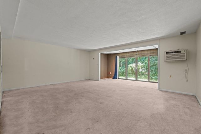 374 Great Rd 11, Acton, MA 01720