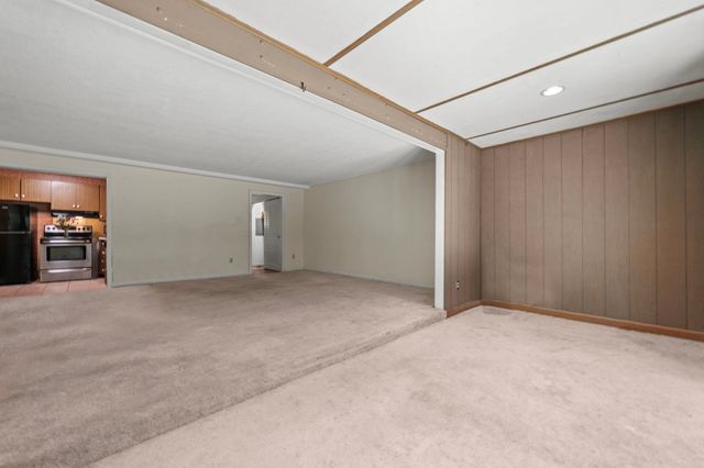 374 Great Rd 11, Acton, MA 01720