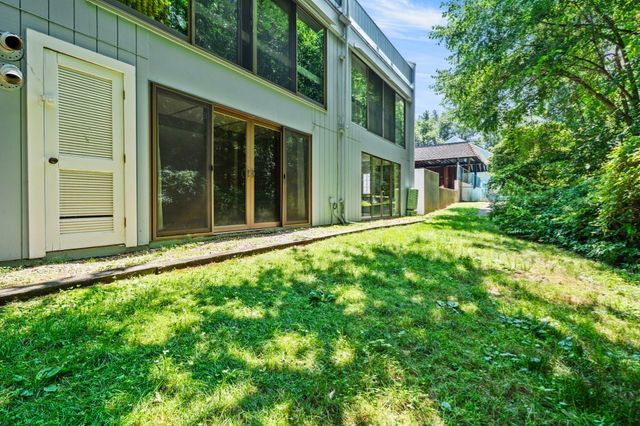 374 Great Rd 11, Acton, MA 01720