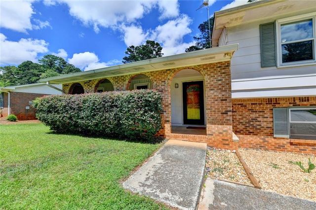 1577 Harbour Oaks Road, Tucker, GA 30084
