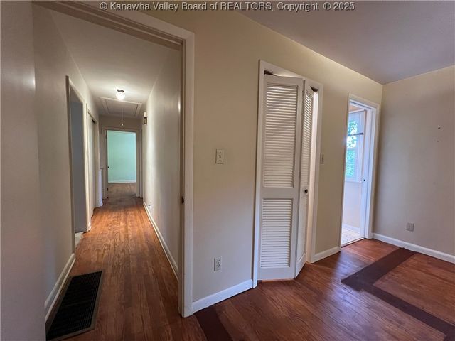 1413 Longridge Road, Charleston, WV 25314