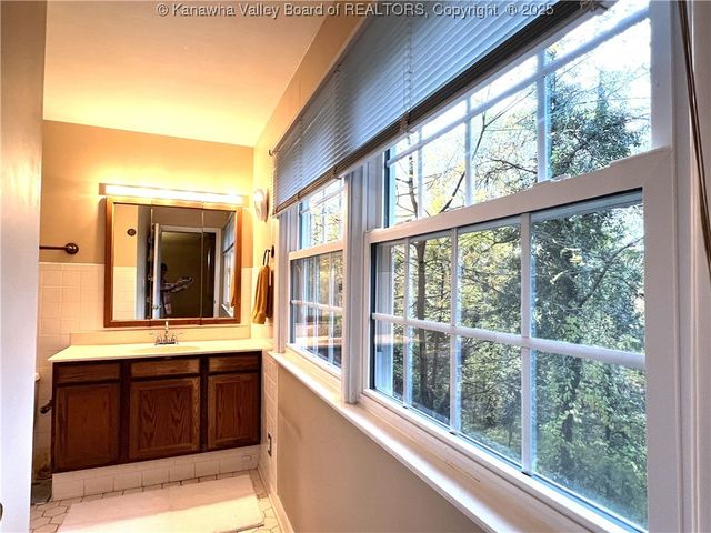 1413 Longridge Road, Charleston, WV 25314